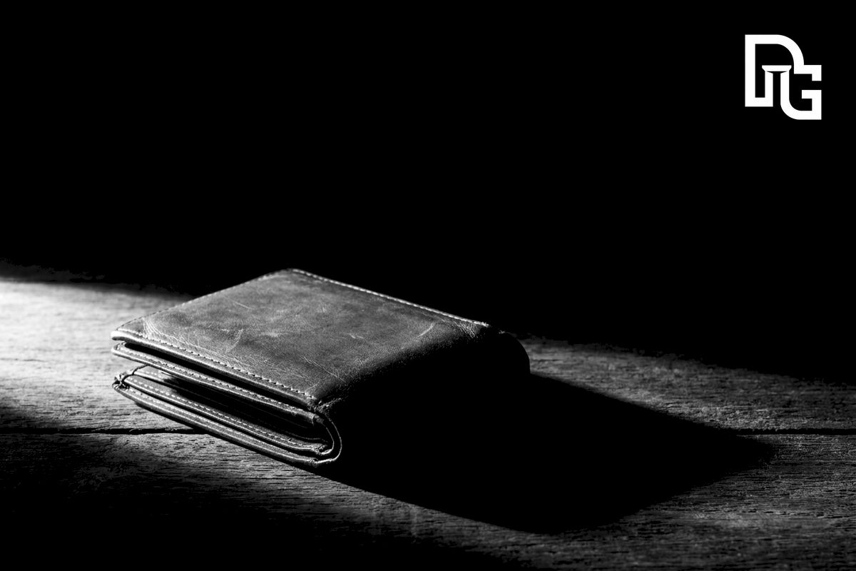 The Changing Landscape of White Collar Crime: A Comparison of Fiat Currency and Cryptocurrency in Criminal Activities